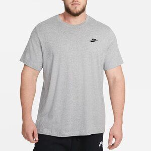 The Nike Tee Sportswear Club Men's Gray Embroidered Logo T-Shirt AR4997-064 2XL